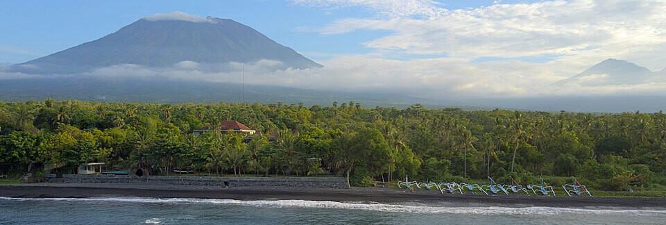 Panoramablick auf Gunung Agung Vulkan auf Bali.